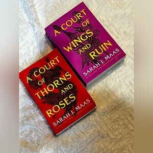 A Court of Thorns and Roses A Court of Wings and Ruin Book Set of 2 Sarah J Maas